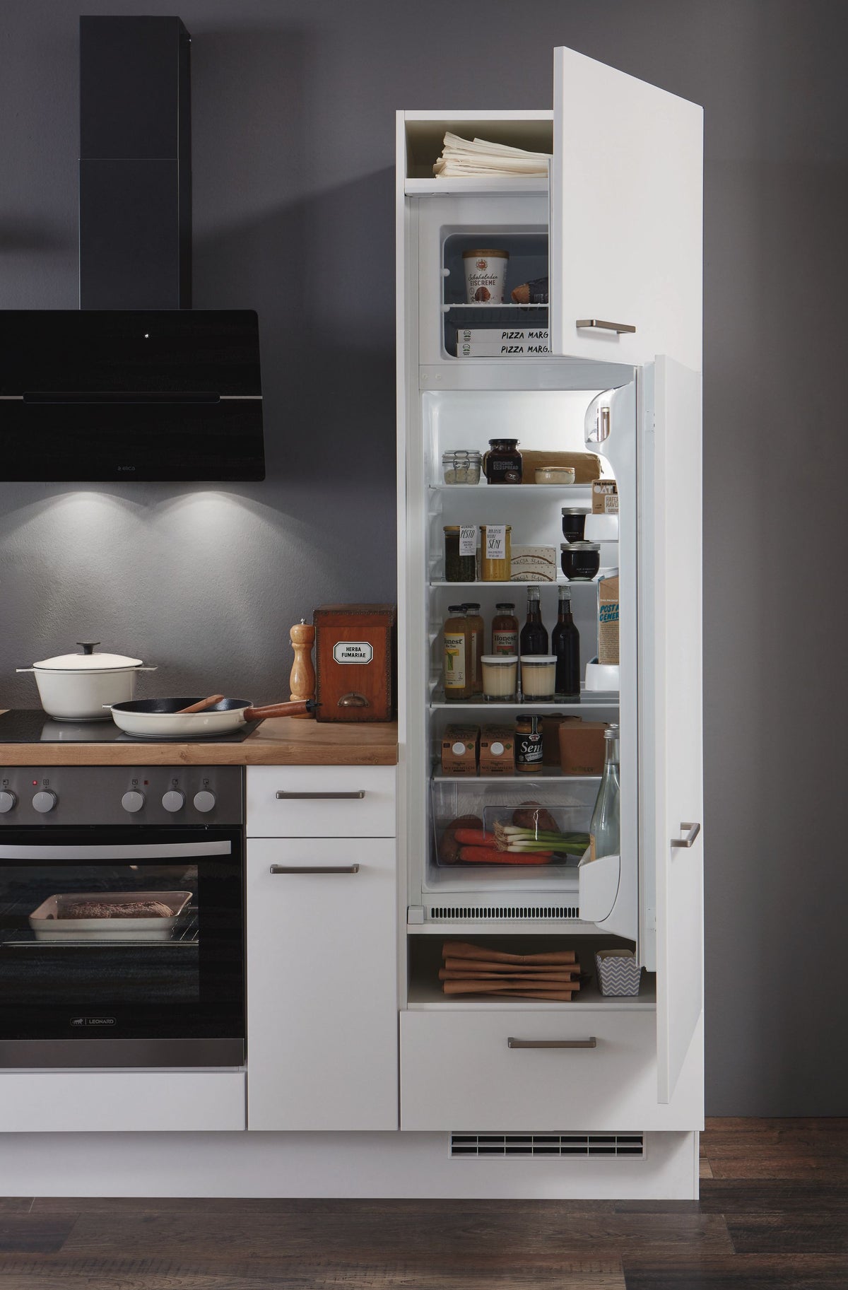 Elica Dunstabzugshaube WISE 60 BK (Abluft) schwarz 60cm kopffrei mit LED-Beleuchtung, Glas-Front, in weißer nobilia Küche Metallfilter,Touch-Control LED 4 Motorstufen (max. 691m³/h)