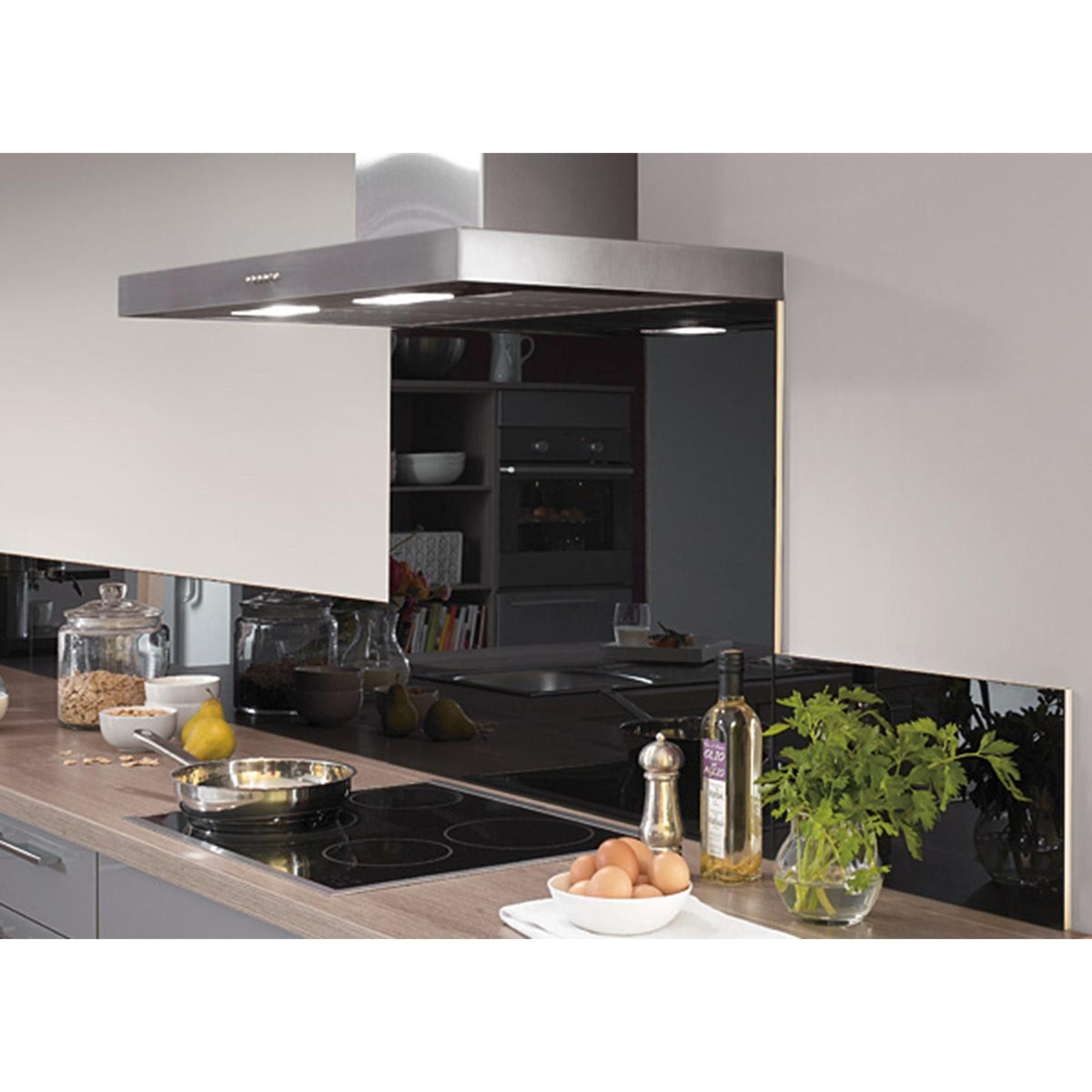 Nobilia Glas-Nischenwandverkleidung- rueckseitig lackiert- 695 mm hoch- fuer Nischenhoehe NVG60-70 3979