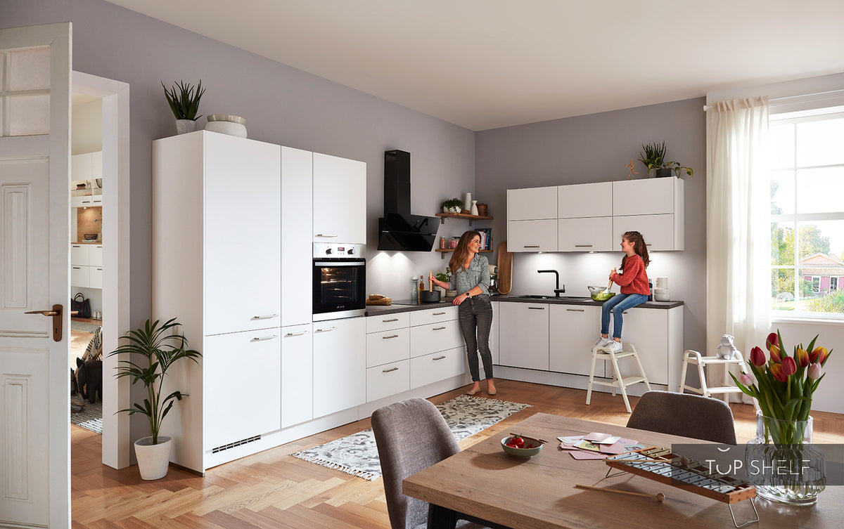 nobilia Einbau- L-Küche Berlin 540 cm in Weiß mit integrierter Kühl-Gefrierkombination und vollintegrierte Geschirrspülmaschine