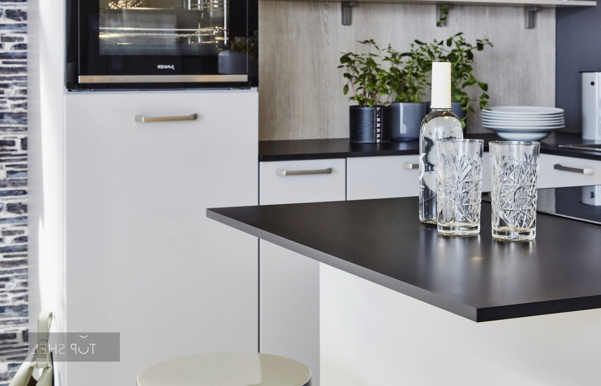 nobilia U-Küche Touch 341 Steingrau supermatt 220 x 280 x 215 cm moderne Küche konfigurierbar mit Geräten Detail Arbeitsplatte spiegelverkehrt