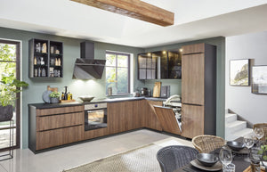 nobilia Winkelküche Riva 840 Nussbaum 370 x 250 cm mit Glas-Wandschränke optional mit E-Geräten
